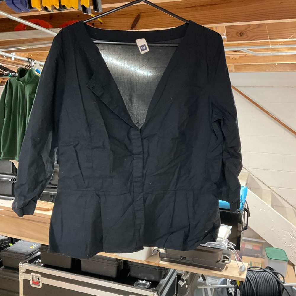 GAP Classic Black Top
